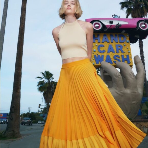 ✨NWT✨ZARA Beautiful Pleated Midi Skirt - Picture 1 of 7